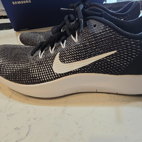 NIKE Women's Flex RN 2018 Sneakers Size 7 Very Good Used Condition, lots of LIfe - Picture 1 of 9